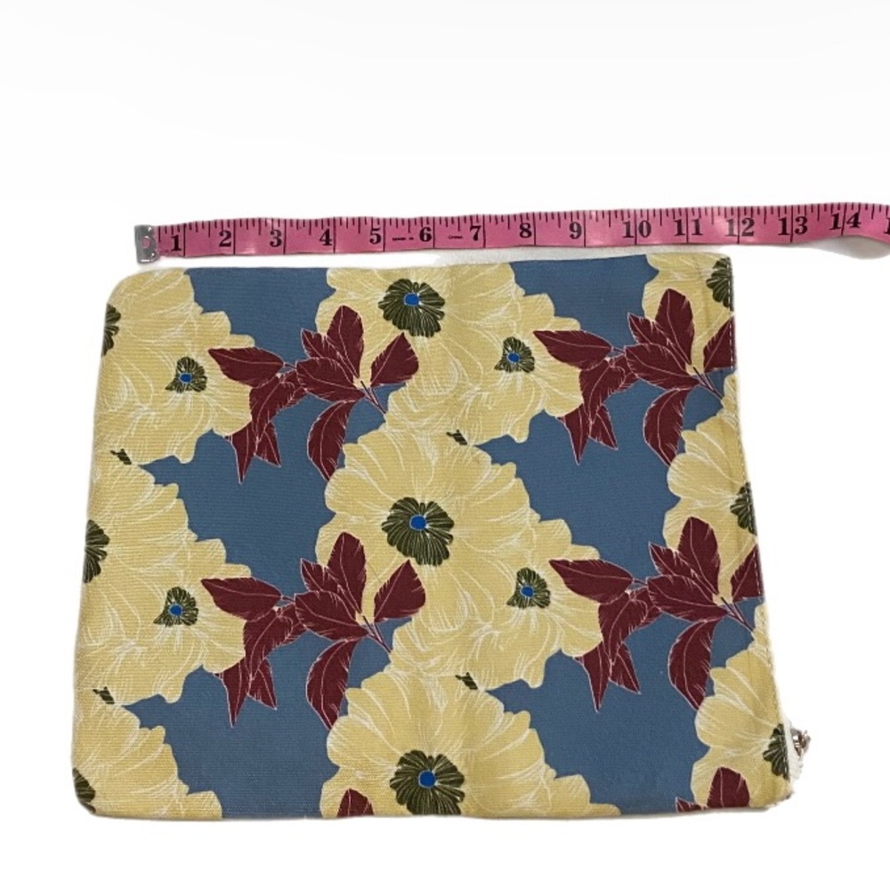 Rachel Pally Anthropologie
Reversible Clutch Purse Floral Print Satin
Lining Zip - Picture 6 of 8